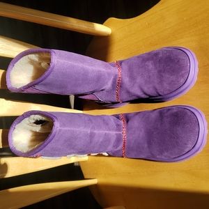 I ❤ Ugg purple boots w/hidden pocket